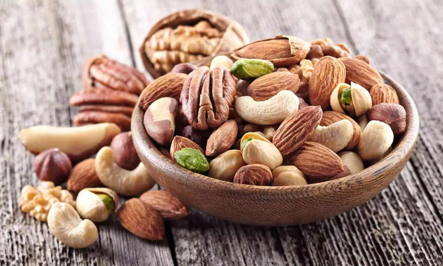 Study suggests that include nuts in diets for weight loss may help attain goal early