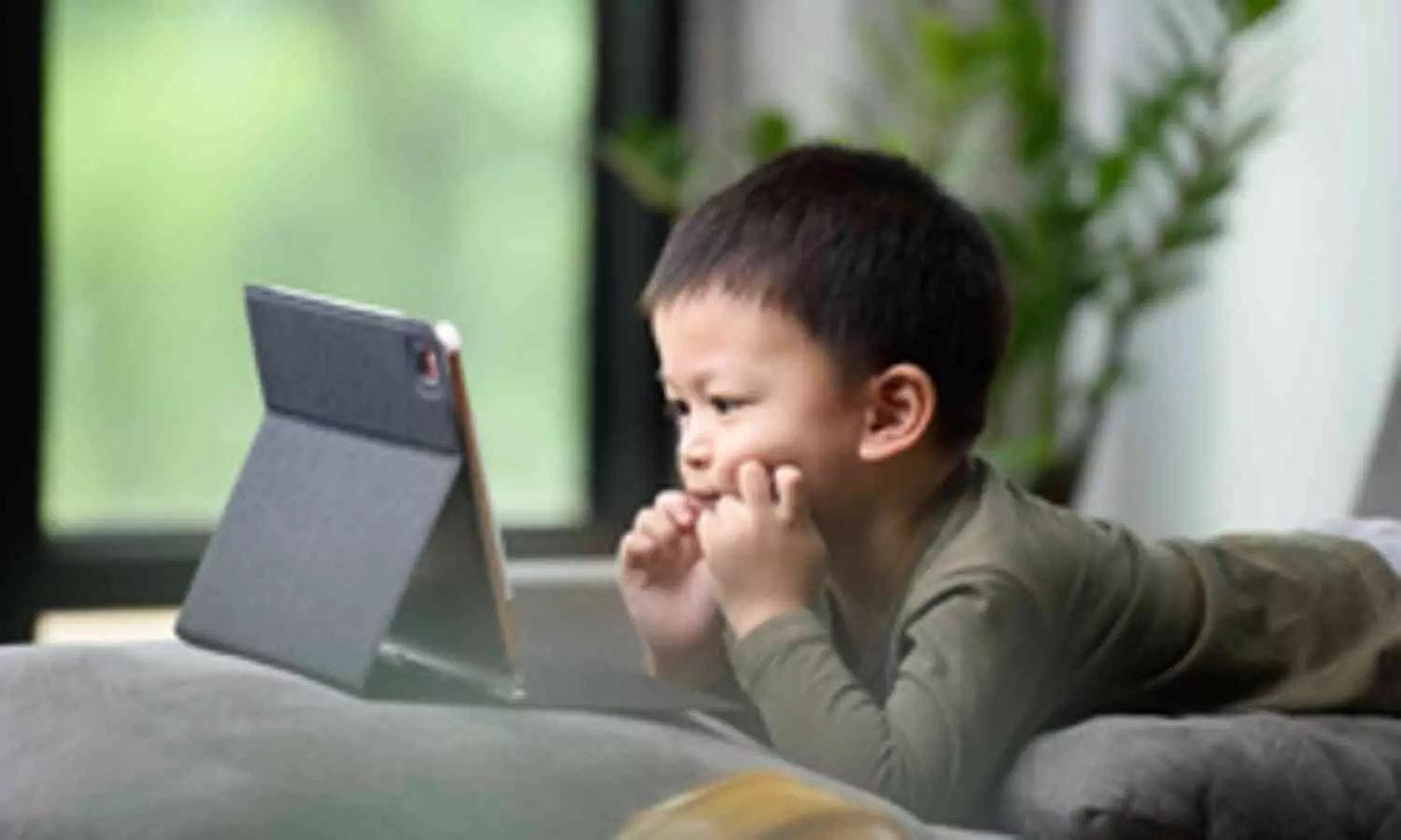 Excessive screen time may impact childrens language development