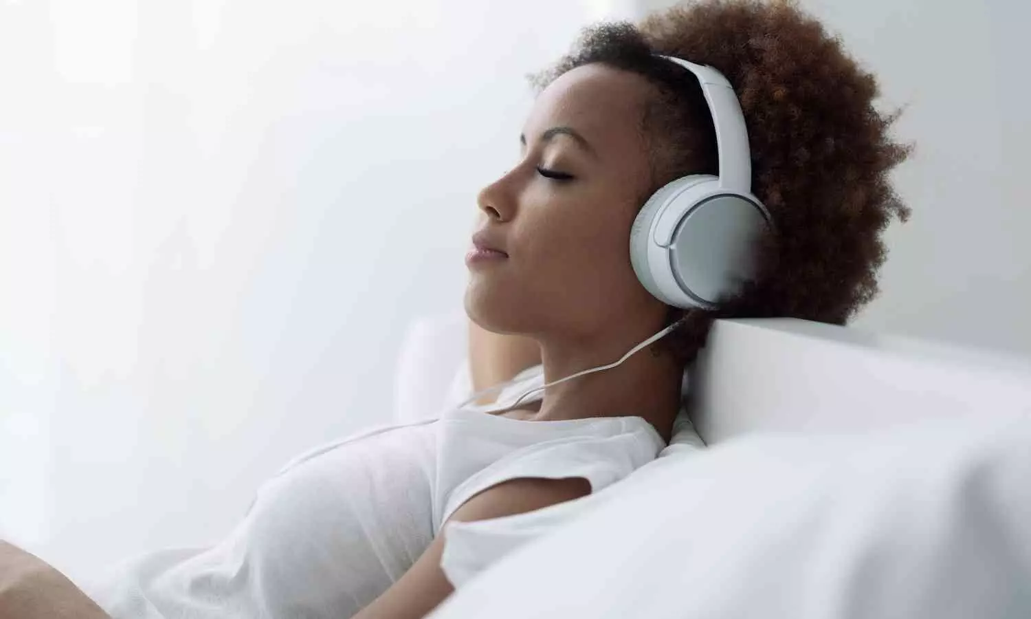 Listening to Music After Surgery May Speed Up Recovery: Research Finds