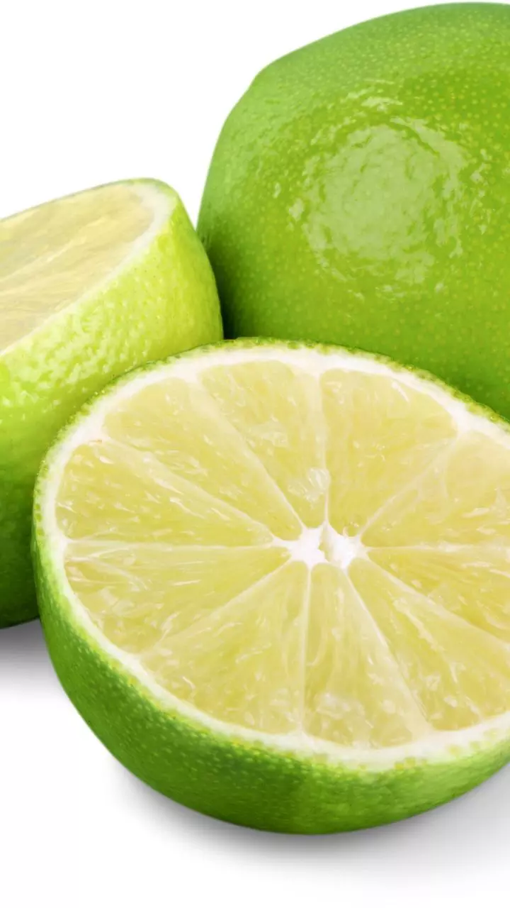 हर दिन 1–2 मौसमी फल ज़रूर खाएँ — सेहत और स्वाद, दोनों बने रहेंगे साथ हर दिन 1–2 मौसमी फल ज़रूर खाएँ — सेहत और स्वाद, दोनों बने रहेंगे साथ