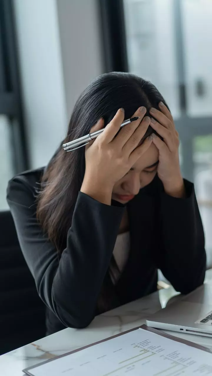 स्ट्रेस बढ़ने से शरीर में दिखने लगते हैं ये 7 बदलाव