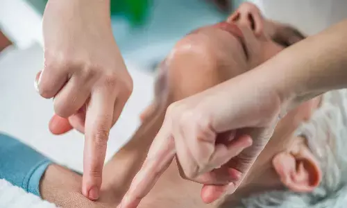 लाख कोशिश के बाद भी नहीं घट रहा वजन? मर्कटासन है समाधान लाख कोशिश के बाद भी नहीं घट रहा वजन? मर्कटासन है समाधान