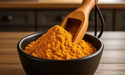 हल्दी: मुंहासे, सूजन और एंटी-एजिंग का पावर पैक, त्वचा को बनाए चमकदार और ताज़ा हल्दी: मुंहासे, सूजन और एंटी-एजिंग का पावर पैक, त्वचा को बनाए चमकदार और ताज़ा