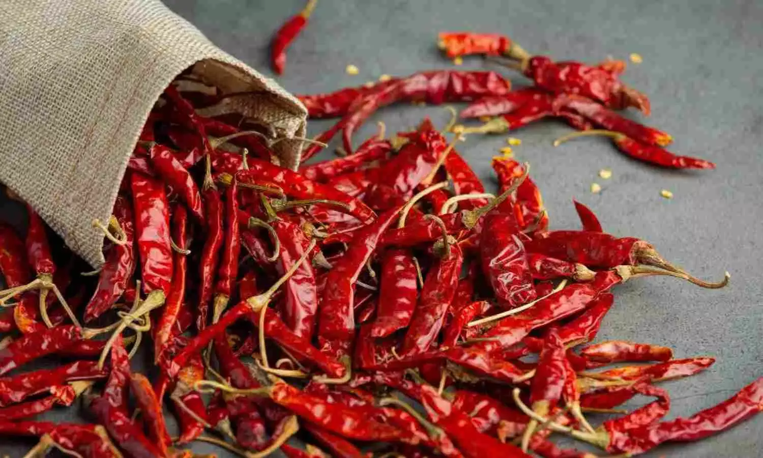 जोड़ों के दर्द से राहत पाने के लिए इस्तेमाल कर सकते हैं गुंटूर मिर्च, वात दोष भी होगा कम
