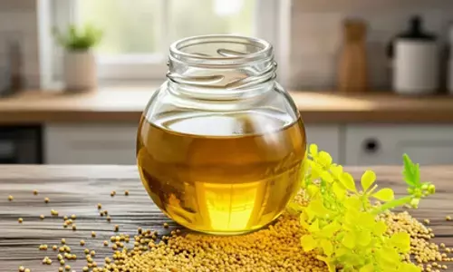 विंटर स्किन केयर का देसी नुस्खा: सरसों का तेल दे रूखी त्वचा को राहत