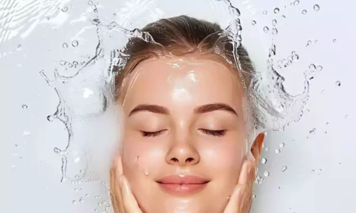 सर्दियों में गर्म पानी से नहाते हैं? सिर पर डालने से पहले ये जरूर पढ़ें सर्दियों में गर्म पानी से नहाते हैं? सिर पर डालने से पहले ये जरूर पढ़ें