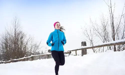 कड़ाके की ठंड में कैसे रहें फिट और फाइन, आयुष मंत्रालय ने दिए टिप्स