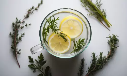 बॉडी डिटॉक्स से मजबूत इम्युनिटी तक, सुबह खाली पेट गुनगुने नींबू पानी के जबरदस्त फायदे