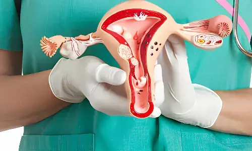 टीनएजर्स में सर्वाइकल कैंसर का खतरा, गायनेकोलॉजिस्ट ने बताया सेहत की सुरक्षा के लिए जरूरी बदलाव