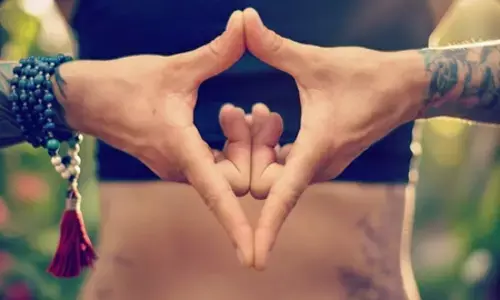 थायरॉइड और पीसीओडी में सहायक योनि मुद्रा, हार्मोनल संतुलन को करती है बेहतर