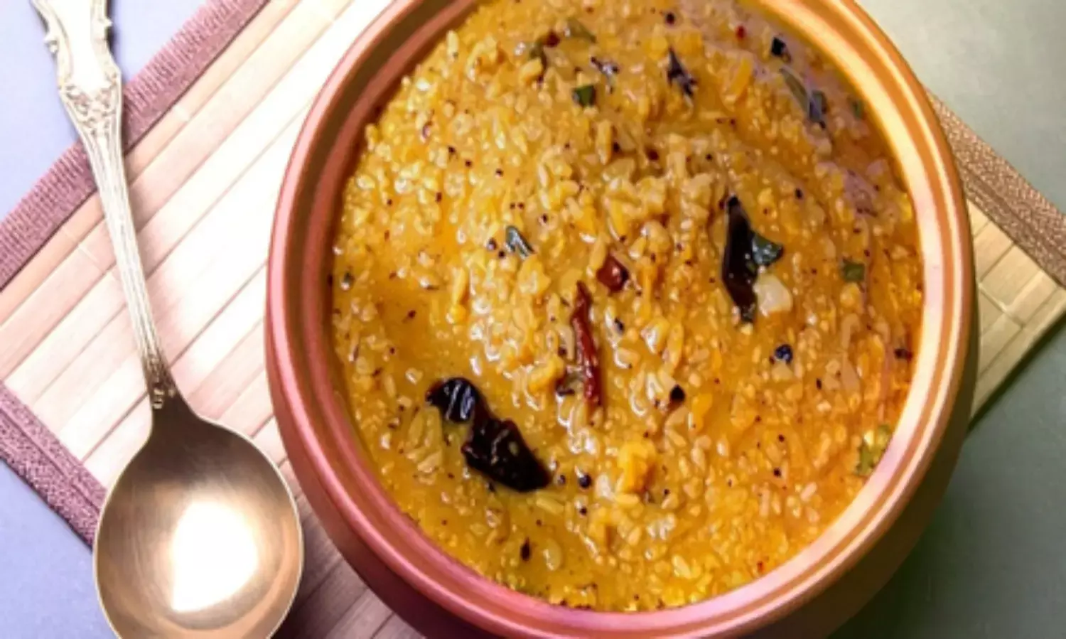 सुबह के नाश्ते से रात के खाने तक, आपकी सेहत का भरोसेमंद साथी है दलिया
