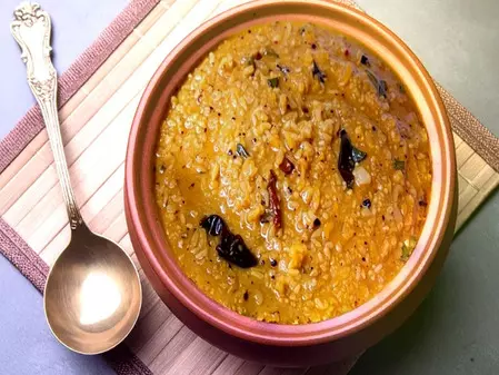 सुबह के नाश्ते से रात के खाने तक, आपकी सेहत का भरोसेमंद साथी है दलिया सुबह के नाश्ते से रात के खाने तक, आपकी सेहत का भरोसेमंद साथी है दलिया