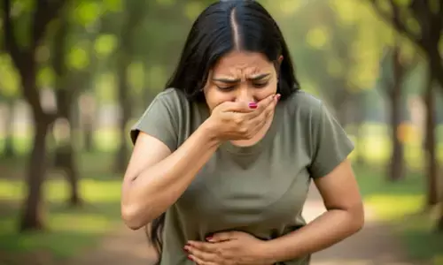 वोमिटिंग के कारण और आयुर्वेदिक तरीके से इसे कैसे रोकें