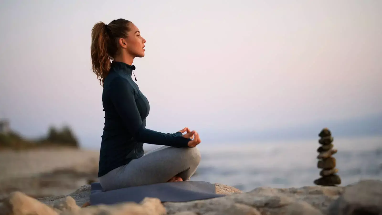 क्या है बॉक्स ब्रीदिंग? तनाव कम करने और एकाग्रता बढ़ाने की सबसे सरल तकनीक