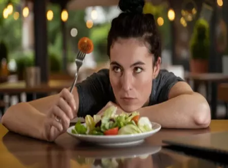 सही मात्रा में लिया गया भोजन बन सकता है औषधि, जानिए आयुर्वेद के नियम