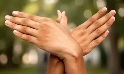 वायु दोष संतुलन में सहायक गरुड़ मुद्रा, मूड स्विंग्स में राहत