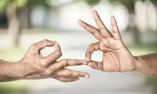 तनाव, चिंता और हाई ब्लड प्रेशर पर कंट्रोल, धर्मचक्र मुद्रा दिल‑दिमाग को बनाए स्वस्थ