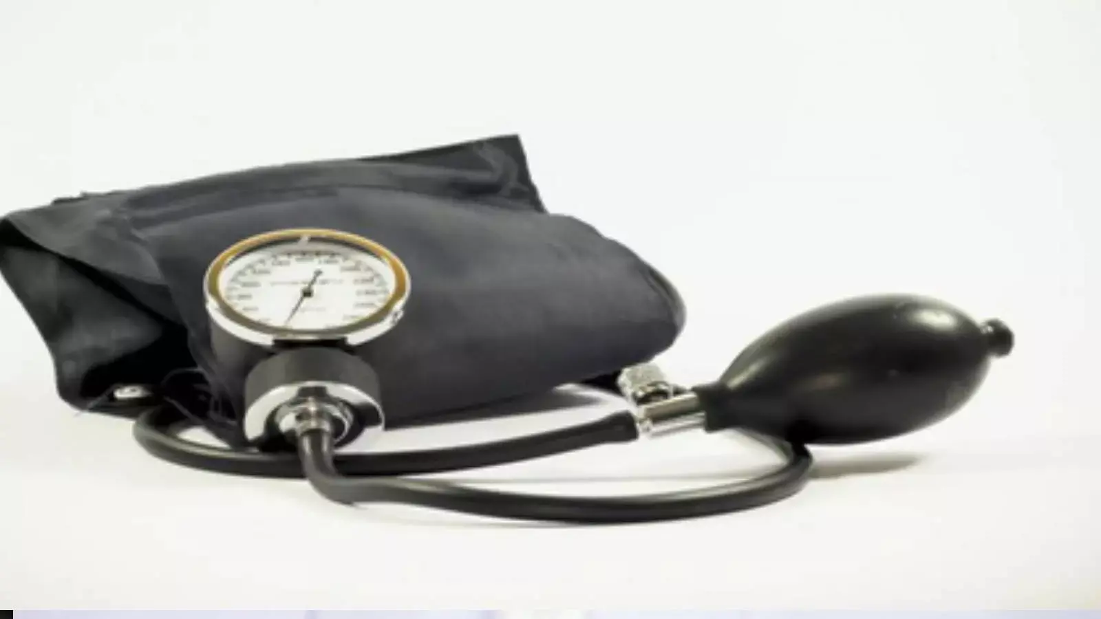 हाइपरटेंशन की वजह अनहेल्दी लाइफस्टाइल, साइलेंट किलर को इन आदतों से दें मात