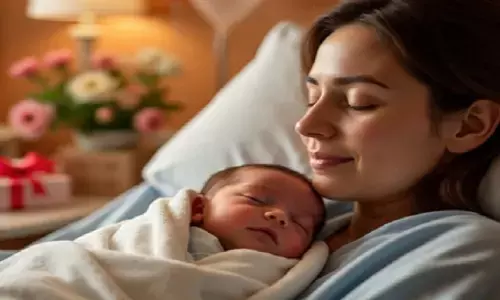 प्रसव के बाद क्यों झड़ने लगते हैं तेजी से बाल, जानें कारण से लेकर समाधान प्रसव के बाद क्यों झड़ने लगते हैं तेजी से बाल, जानें कारण से लेकर समाधान