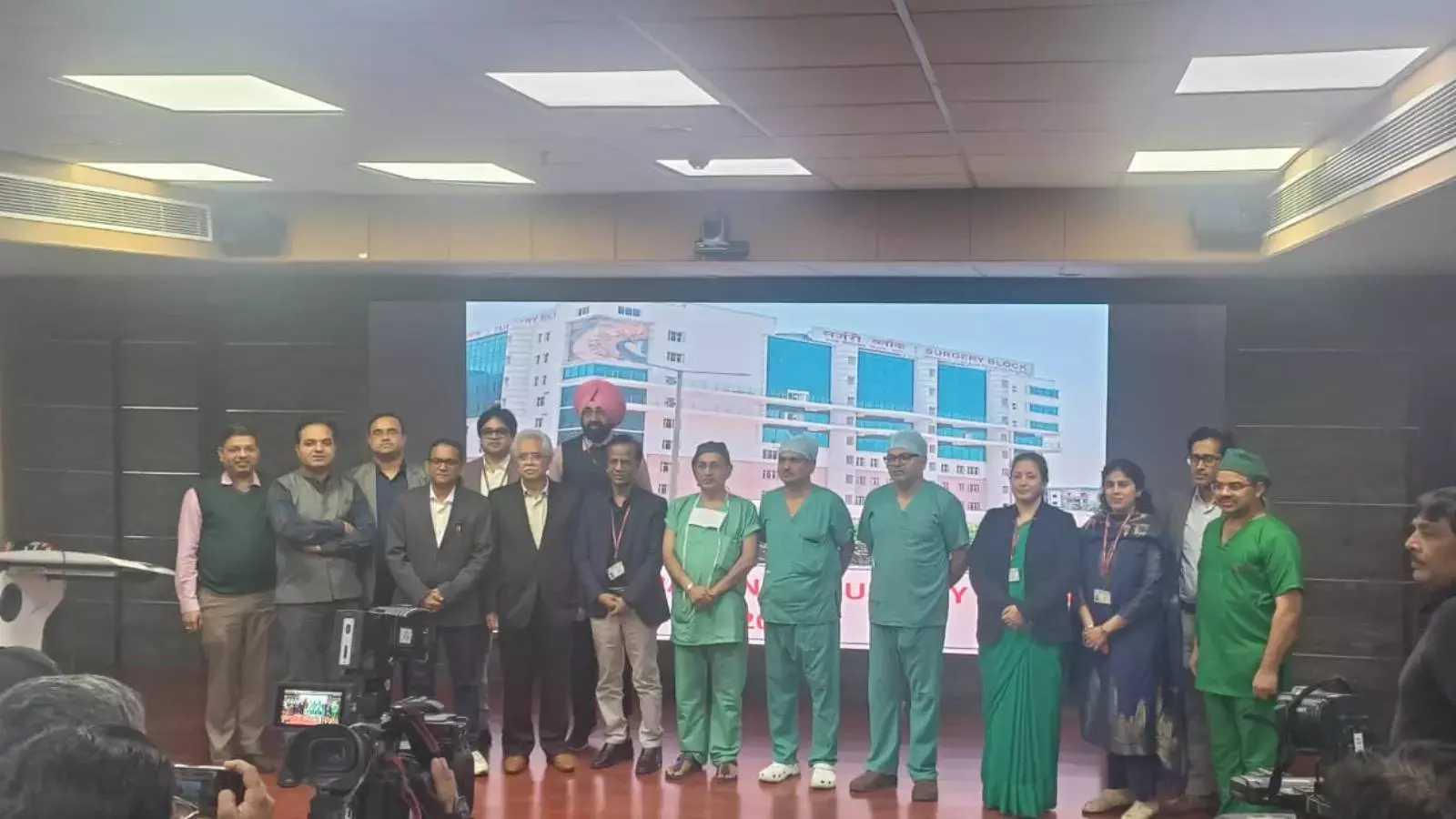 AIIMS दिल्ली का ऐतिहासिक कीर्तिमान, एक साल में की 10,000 से अधिक मेजर सर्जरियां, वैश्विक मानकों को दी टक्कर