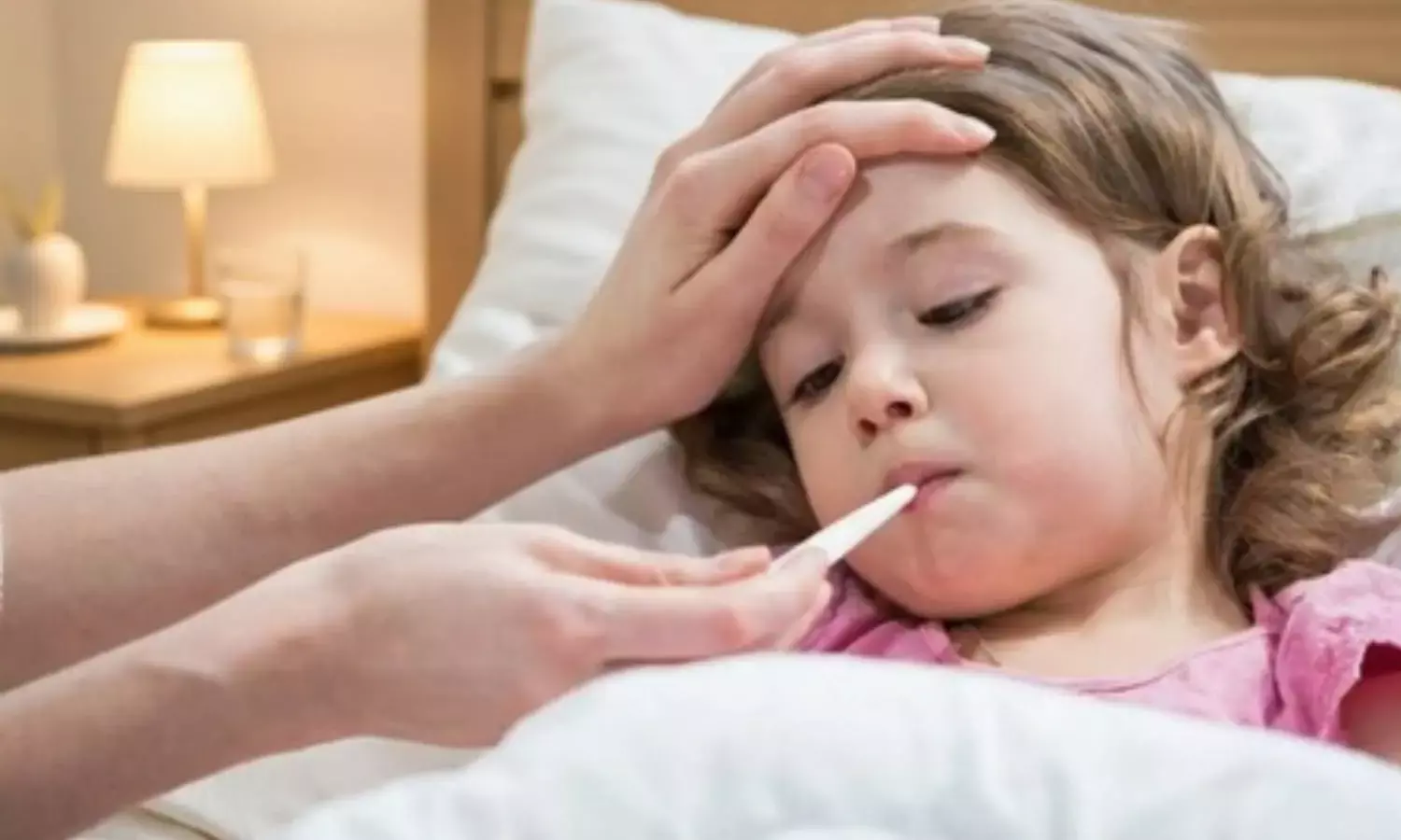 मौसम बदलते ही बच्चे क्यों पड़ते हैं बीमार? जानिए बचाव का आसान तरीका