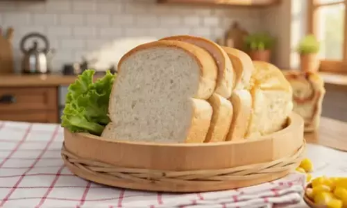 खाली पेट ब्रेड खाने से हो सकते हैं खतरनाक नुकसान, बढ़ सकता है वजन और शुगर लेवल