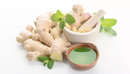 तुलसी-अदरक का हेल्दी ड्रिंक: इम्युनिटी बूस्ट कर चेहरे पर लाए नेचुरल ग्लो तुलसी-अदरक का हेल्दी ड्रिंक: इम्युनिटी बूस्ट कर चेहरे पर लाए नेचुरल ग्लो