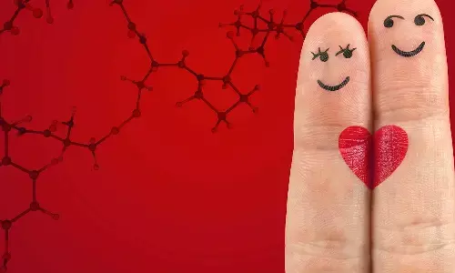 प्यार का न्यूरोसाइंस, आखिर क्यों और कैसे होता है हमें प्यार? जानें दिमागी सर्किट और हार्मोन्स का विज्ञान प्यार का न्यूरोसाइंस, आखिर क्यों और कैसे होता है हमें प्यार? जानें दिमागी सर्किट और हार्मोन्स का विज्ञान