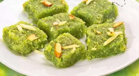 लौकी की बर्फी: स्वाद के साथ सेहत का कॉम्बो, नोट कर लें रेसिपी लौकी की बर्फी: स्वाद के साथ सेहत का कॉम्बो, नोट कर लें रेसिपी