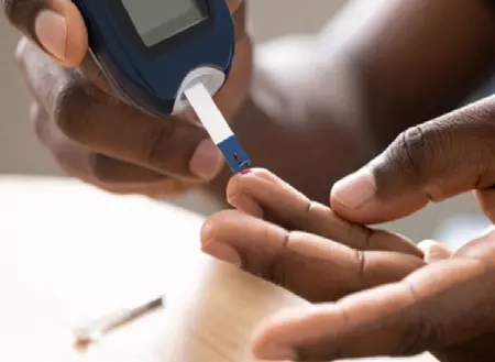 हाई शुगर से भी ज्यादा खतरनाक लो शुगर, छोटी सी चूक बन सकती है बड़ी परेशानी हाई शुगर से भी ज्यादा खतरनाक लो शुगर, छोटी सी चूक बन सकती है बड़ी परेशानी