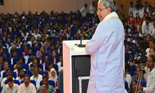 सिद्धारमैया ने स्वास्थ्यकर्मियों से की अपील, जाति और धर्म से ऊपर उठकर मानवता के साथ सेवा करें