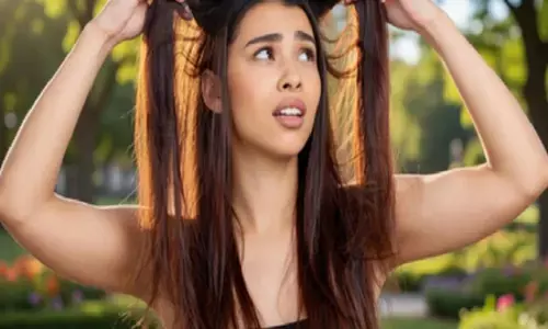नीम हेयर थेरेपी: बार-बार रूसी कर रही परेशान, ट्राई करें आयुर्वेद में लिखी ये थेरेपी