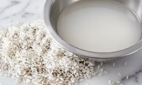 झड़ते और रूखे बालों के लिए वरदान है चावल का पानी, रूखेपन से मिलेगा छुटकारा