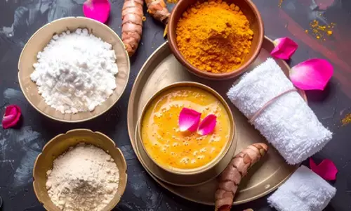 होली 2026: हल्दी से लेकर पालक तक, केमिकल रंगों को कहें ना, घर पर बनाएं नेचुरल कलर