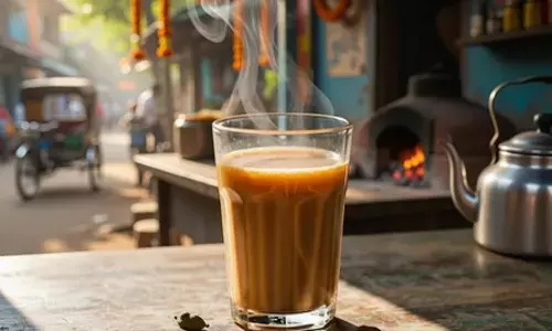 दिनभर में कितनी चाय सेहत के लिए सही? नींद से लेकर पाचन तक के लिए नुकसानदायक