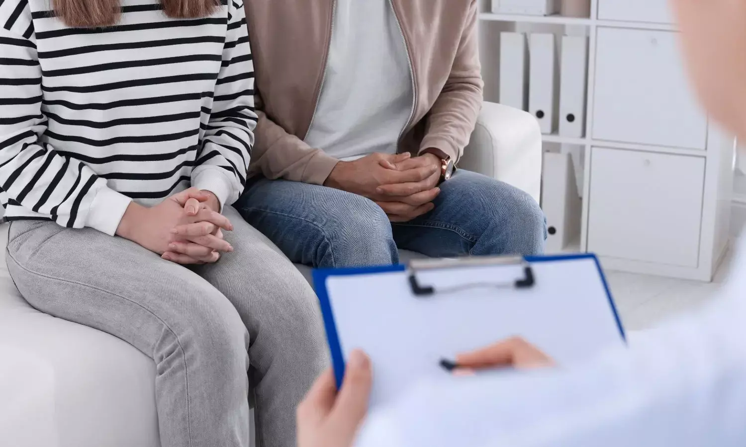 यौन संचारित संक्रमण (STIs) क्या हैं, कैसे पहचानें और कैसे बचें?