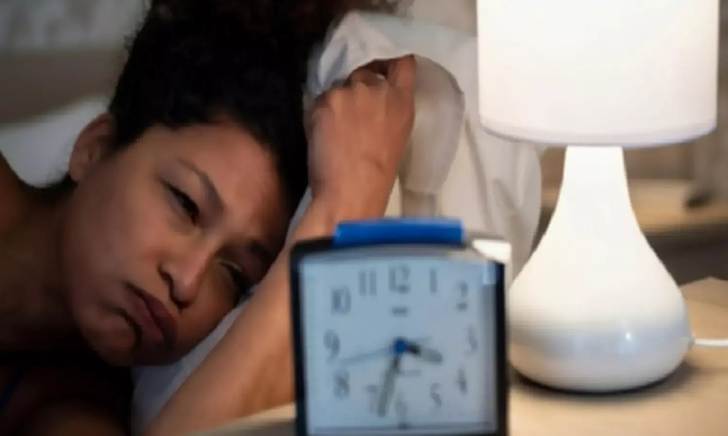 विश्व निद्रा दिवस : स्लीप डेप्रिवेशन और स्लीप डेफिशिएंसी क्या है? जानिए लक्षण, प्रभाव और दूर करने के आसान उपाय