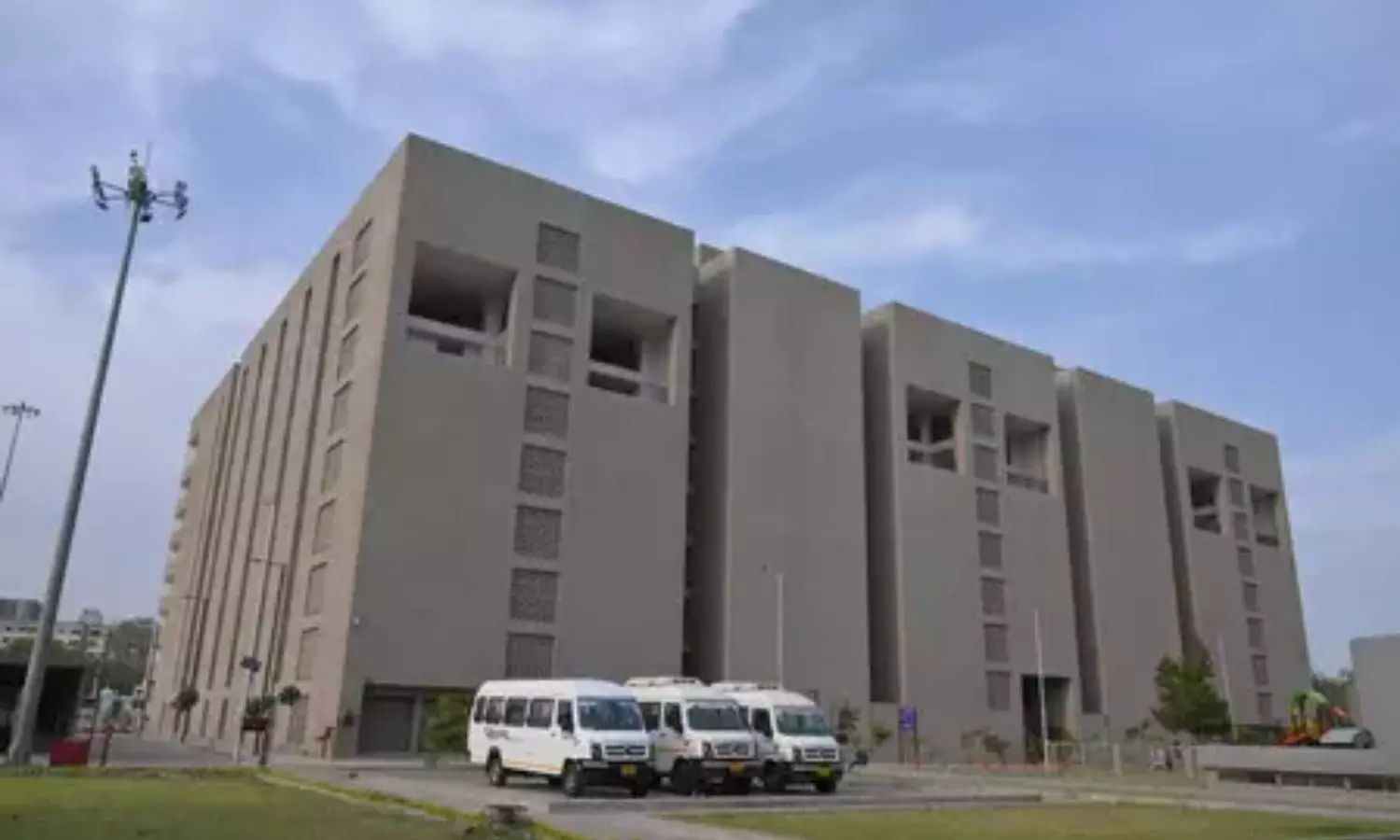 Gujarat Opens ‘Rain Basera’ at Ahmedabad Civil Hospital for Patient Families Gujarat Opens ‘Rain Basera’ at Ahmedabad Civil Hospital for Patient Families